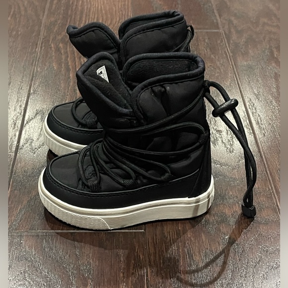 Native Chamonix Little Kid's Unisex Size 6 Winter Snow Boots Boy's/Girl's -Black - Picture 1 of 8